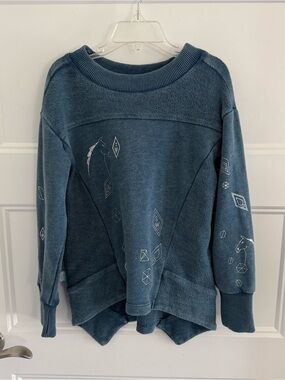 Disney Frozen 2 kids sweater - size 5/6